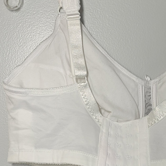 Surgical Bra Balanced Fit Bra white, lightly padded Jodee 40F - Picture 4 of 7